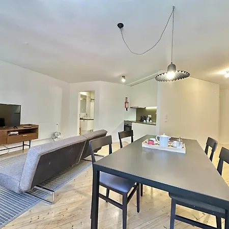 Charming 1-bedroom In Apartment