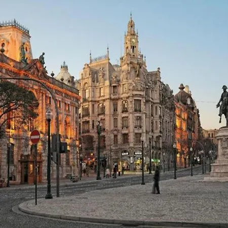 Charming 1-bedroom In Apartment *